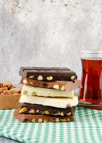 Beyoğlu Antep Fıstıklı Kırma Çikolata 250 gr
